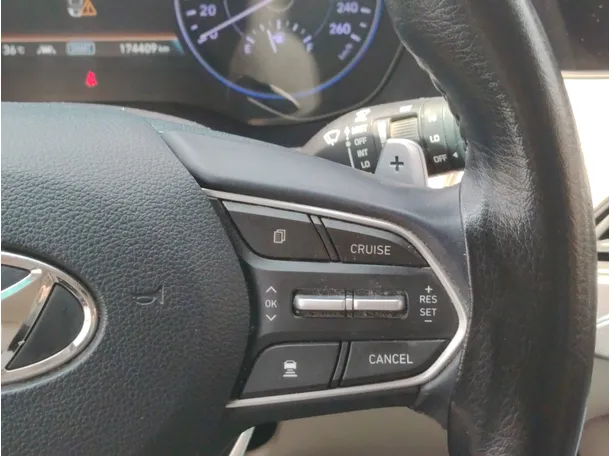 Car image 23