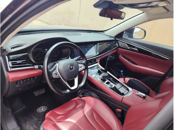 Car image 12