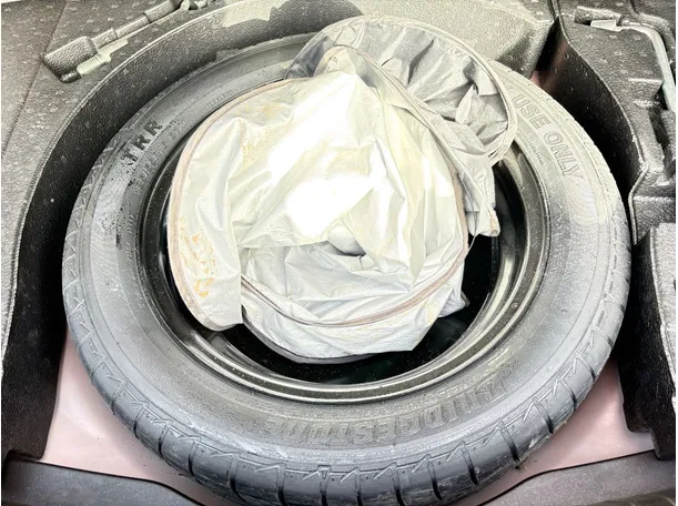 Car image 29