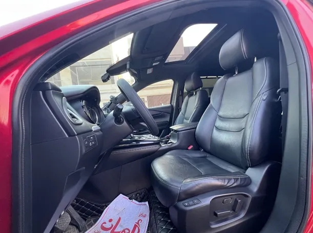 Car image 12