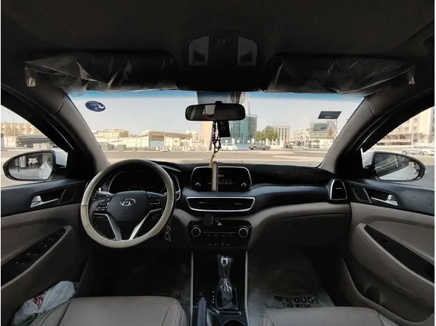 Car image 17