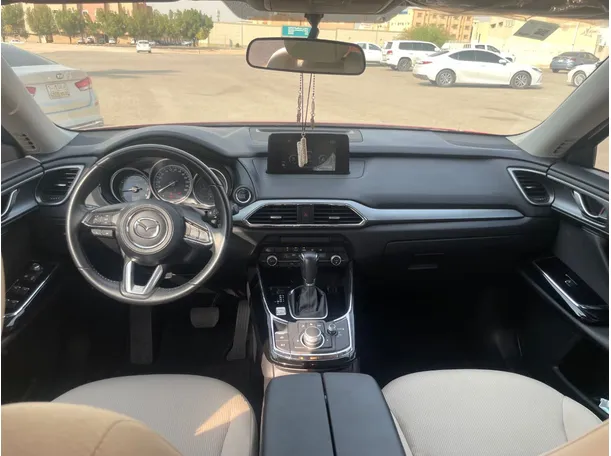Car image 18