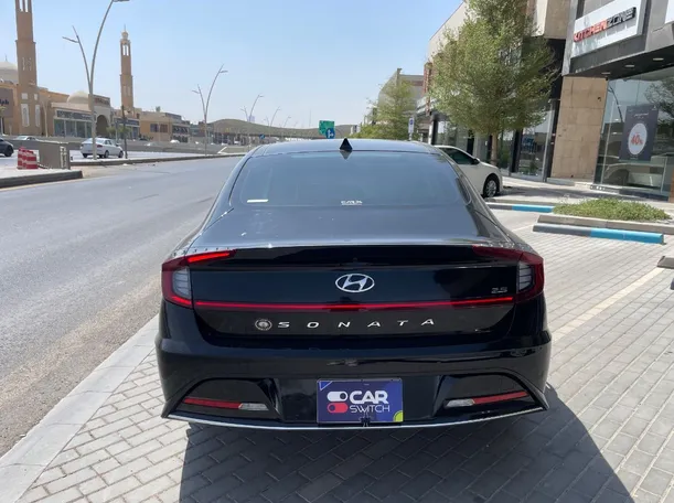 Car image 6
