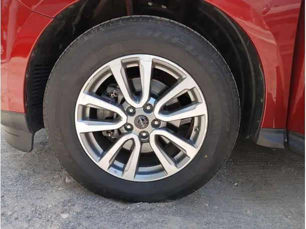 Car image 9