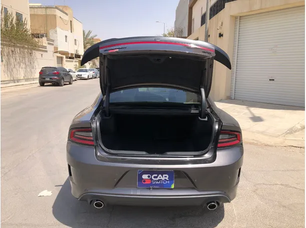 Car image 19