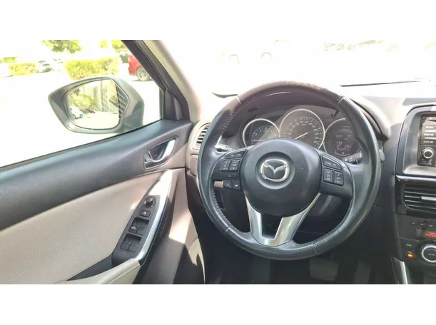 Car image 14