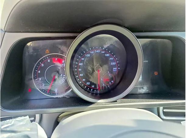 Car image 25