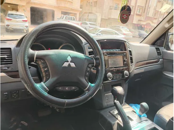 Car image 27