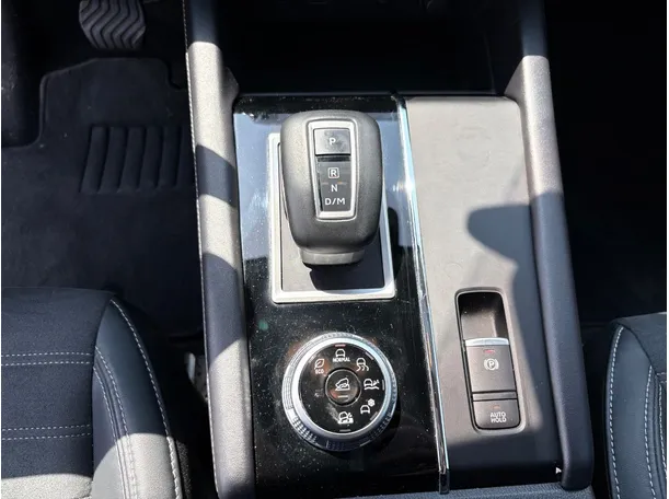 Car image 19