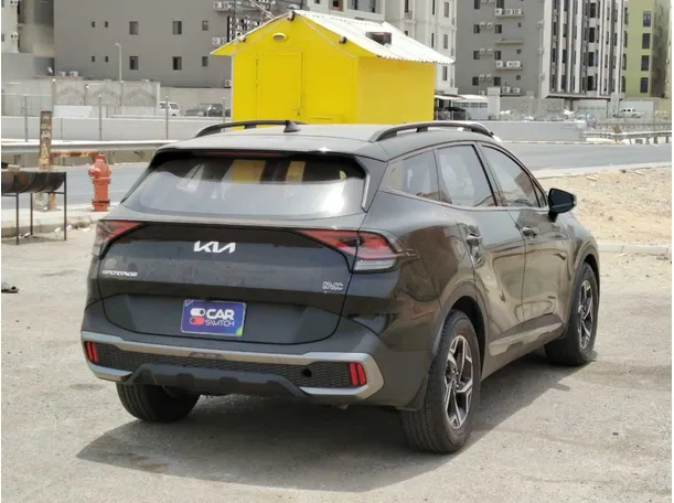 Car image 5