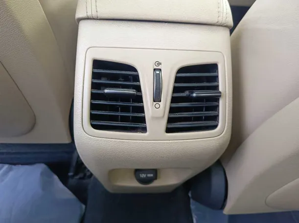 Car image 33