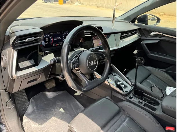 Car image 13