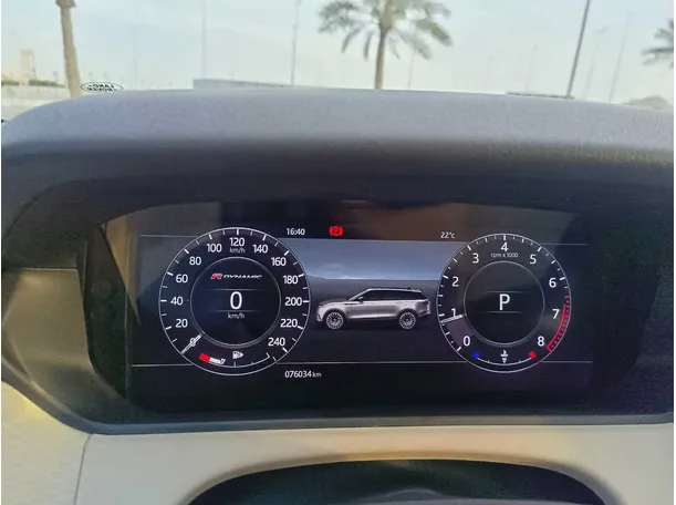 Car image 25