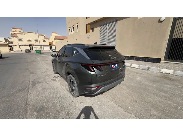 Car image 7