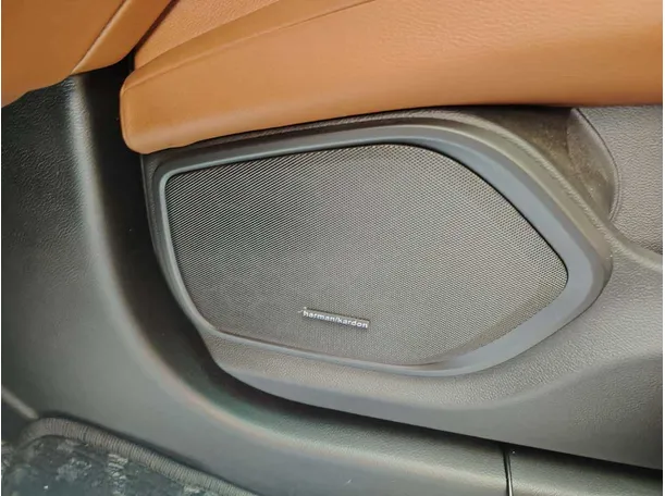 Car image 42