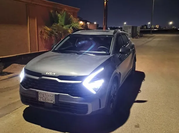 Car image 8