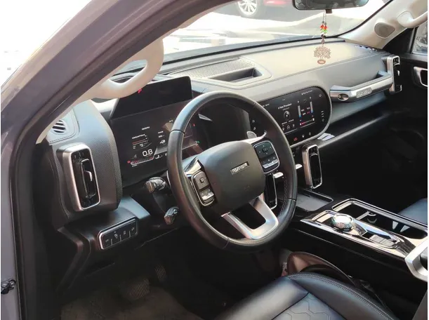Car image 13