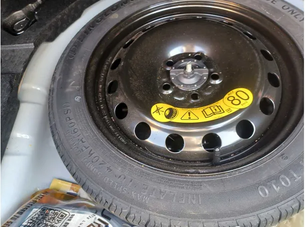 Car image 22