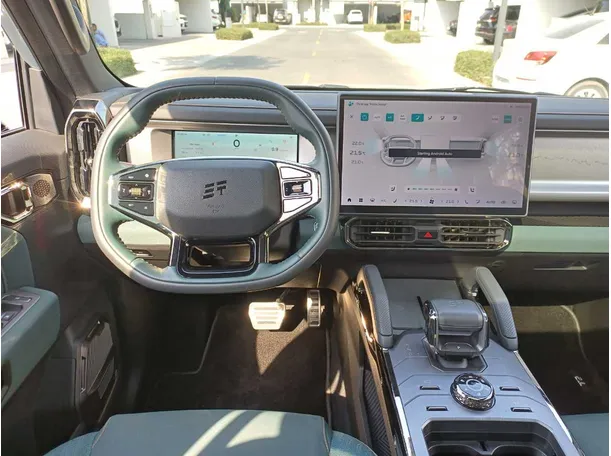 Car image 16
