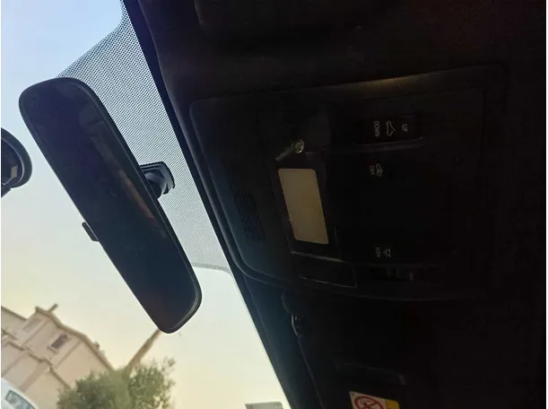 Car image 35
