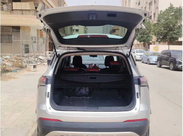 Car image 24