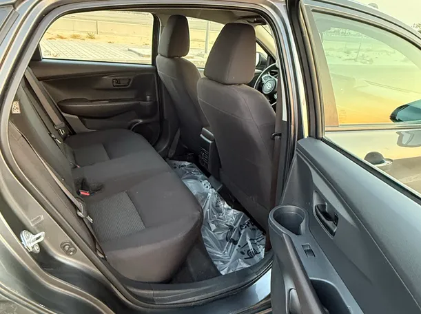 Car image 13