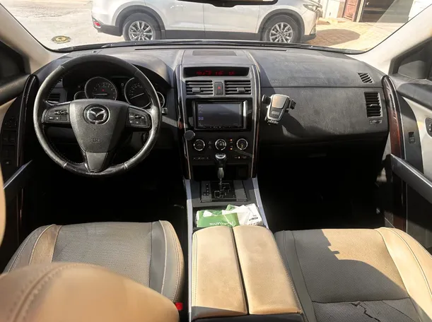 Car image 16