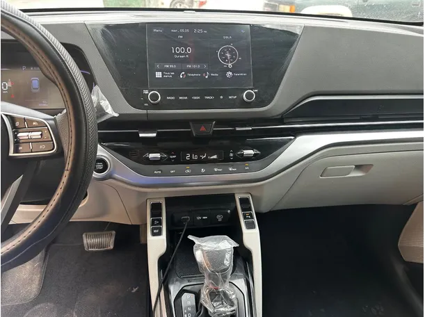Car image 21