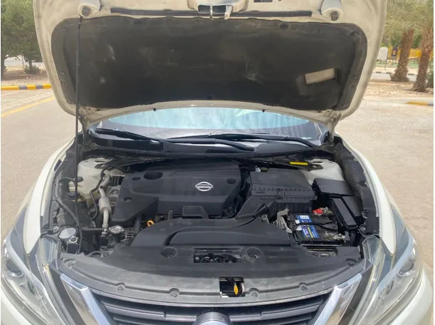 Car image 25