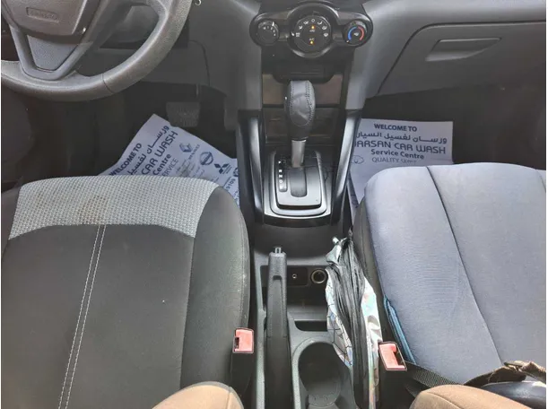 Car image 15