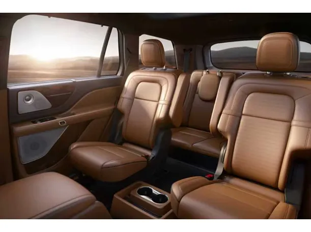 Car image 29