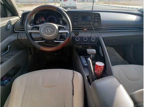 Car image 15