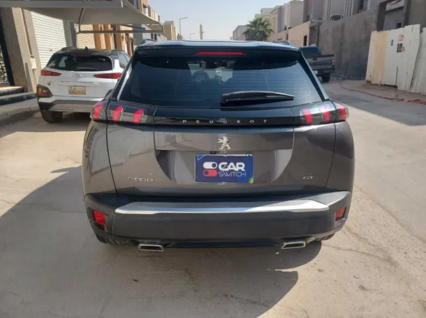 Car image 6