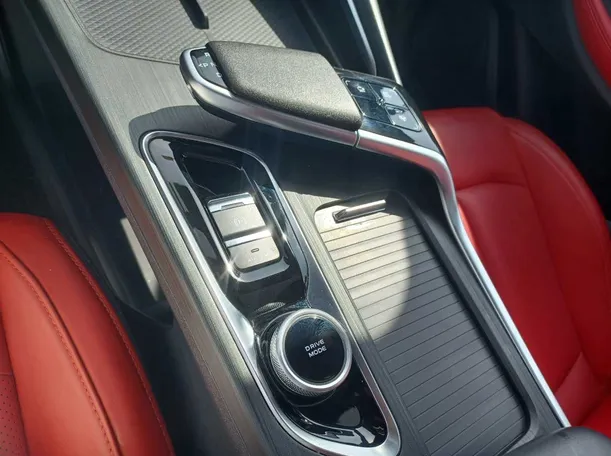 Car image 17