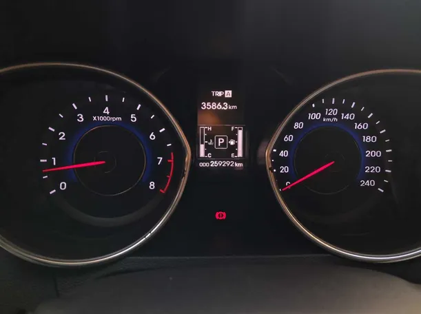 Car image 18