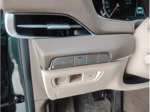 Car image 44