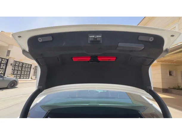 Car image 20