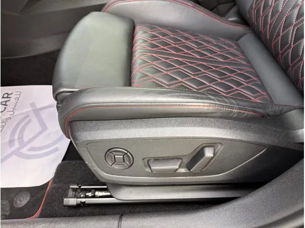 Car image 27
