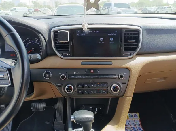 Car image 16