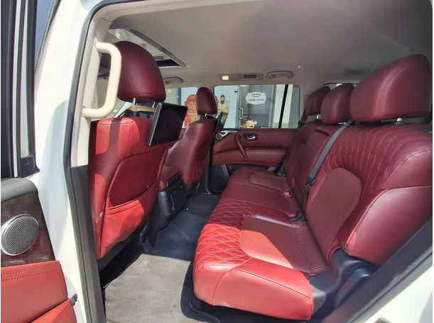 Car image 13