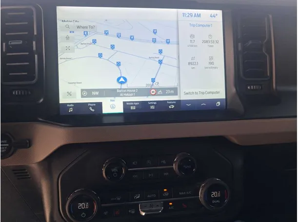 Car image 13