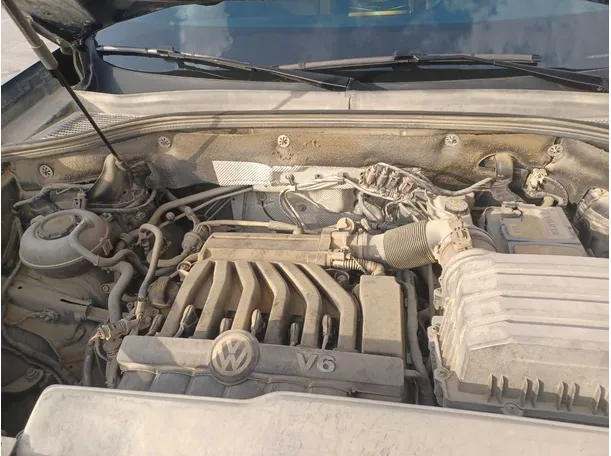 Car image 23