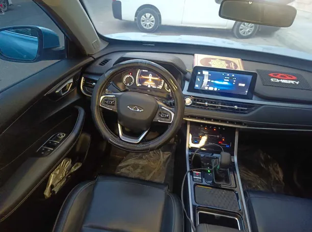 Car image 25