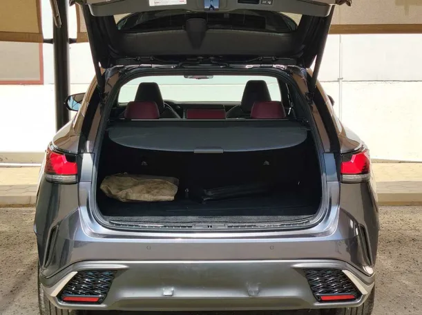 Car image 28
