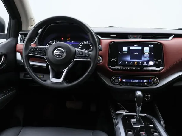 Car image 15