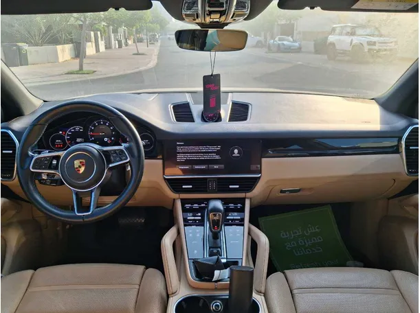 Car image 15