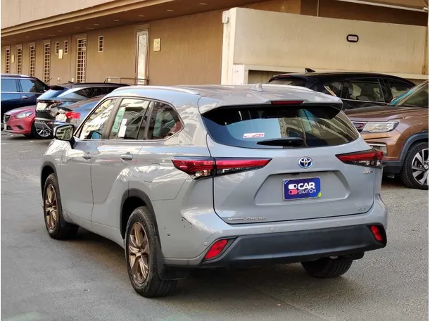 Car image 7