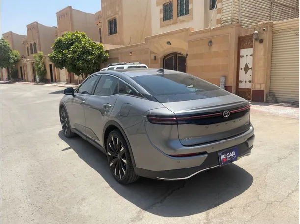 Car image 6