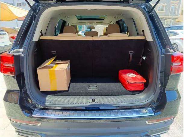 Car image 32
