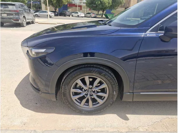 Car image 9